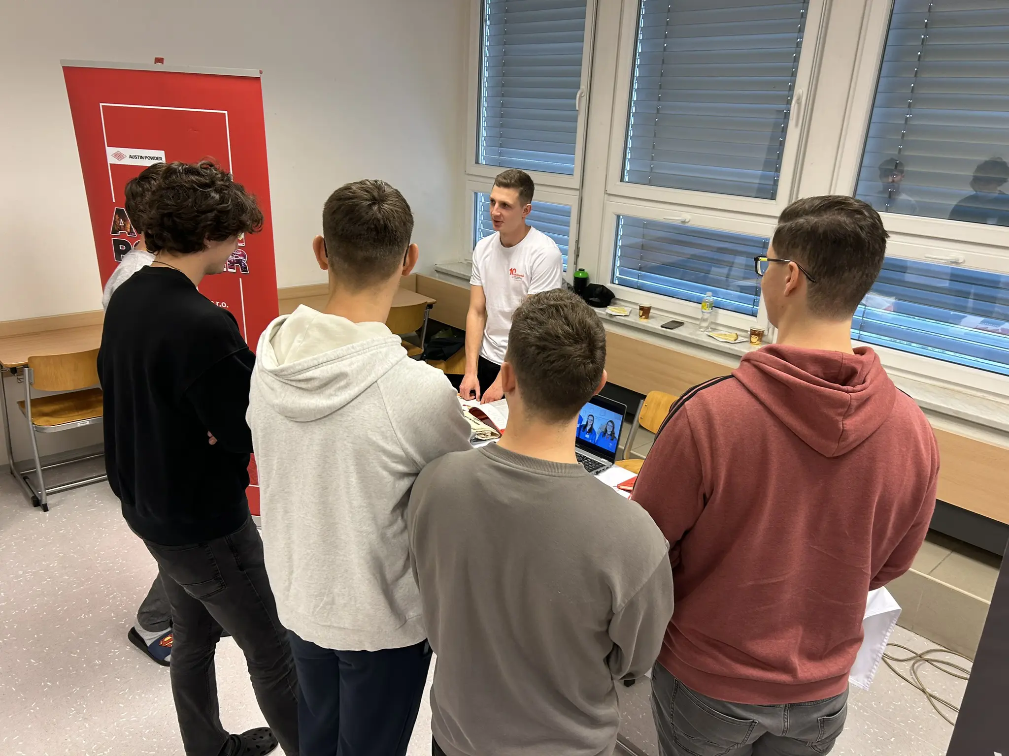 Komunikace se studenty Kostka